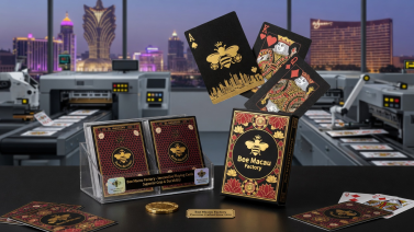  Bee澳門工廠推出創新撲克牌。